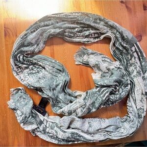 Mona B scarf
